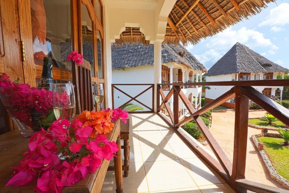 Veraclub Sunset Beach Nungwi Bagian luar foto